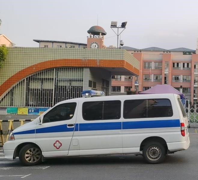 明溪救护车出租护送骨折病人一公里多少钱